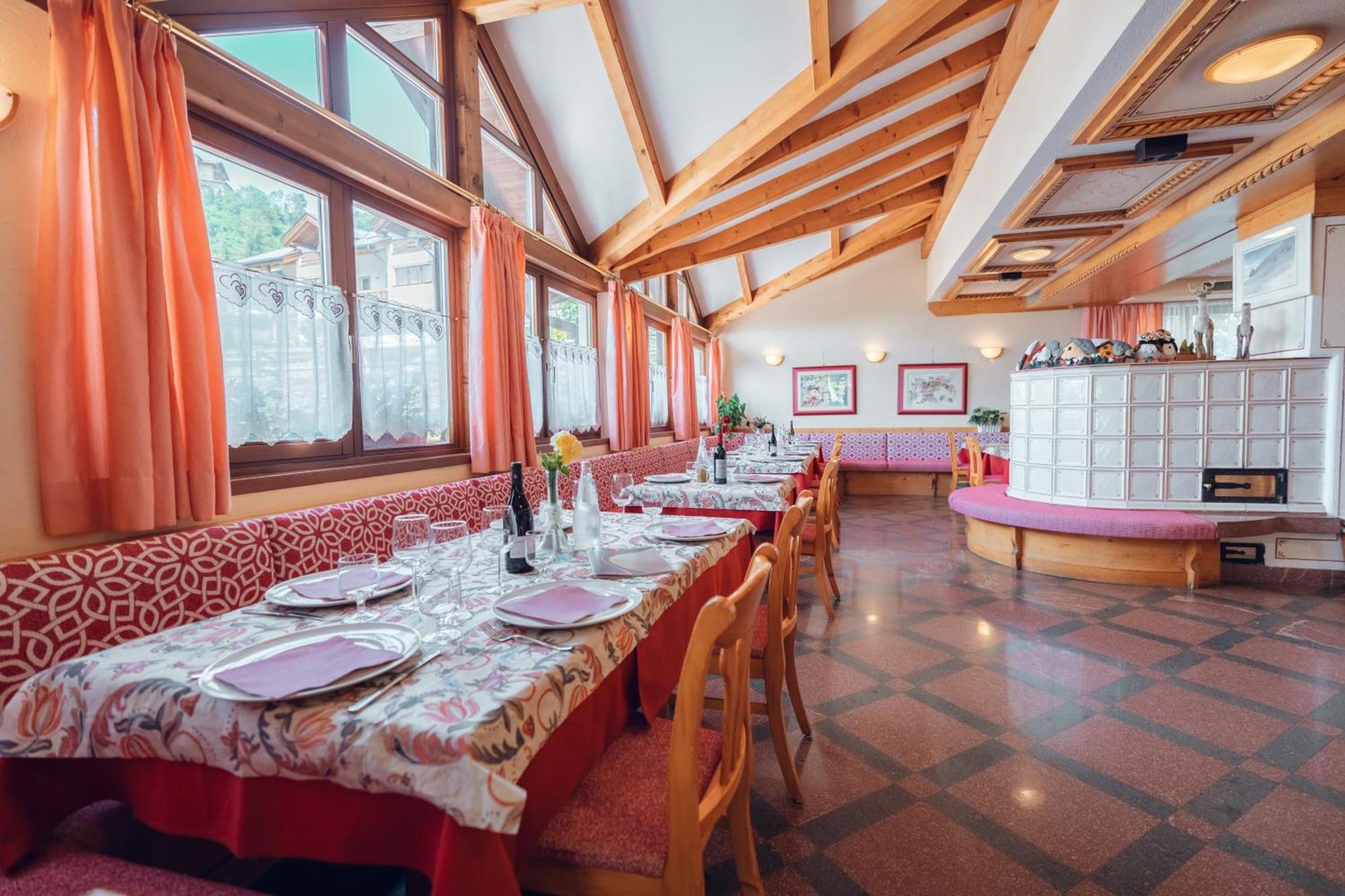 Aparthotel Des Alpes Кавалезе Екстериор снимка