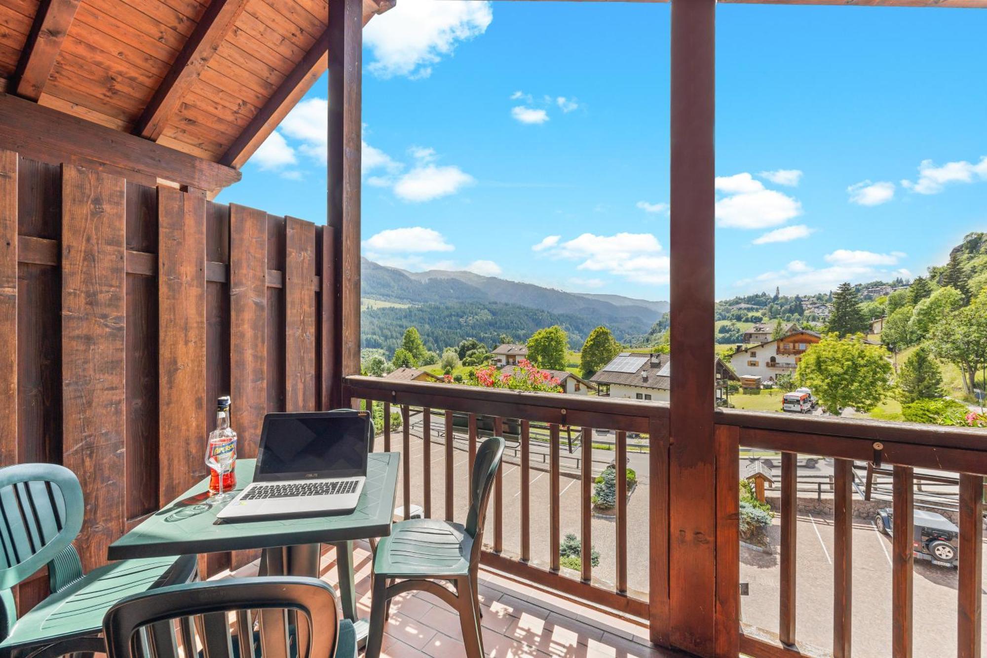 Aparthotel Des Alpes Кавалезе Екстериор снимка