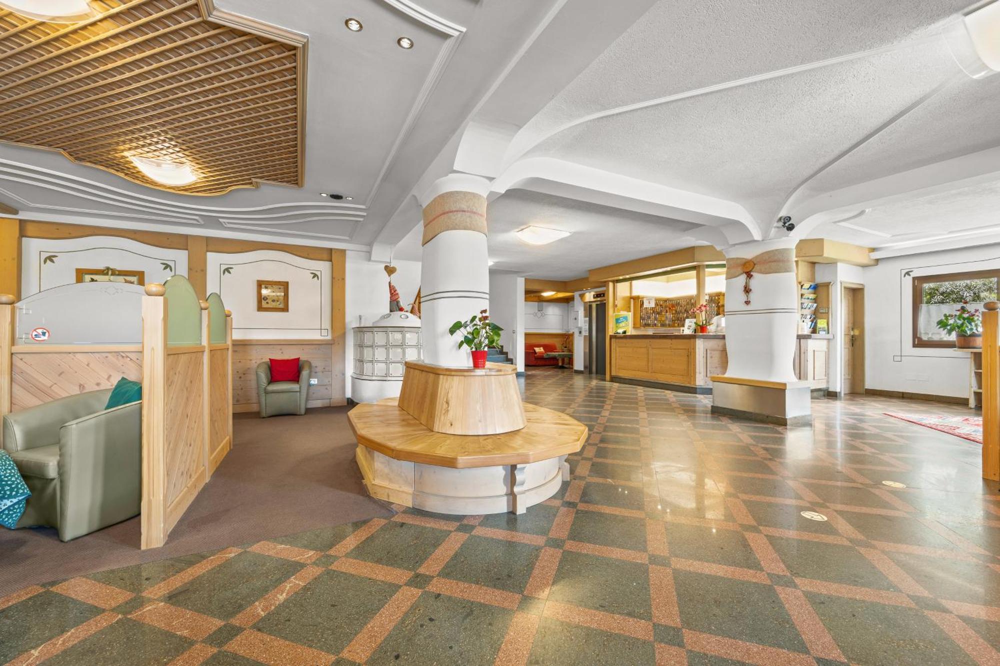 Aparthotel Des Alpes Кавалезе Екстериор снимка