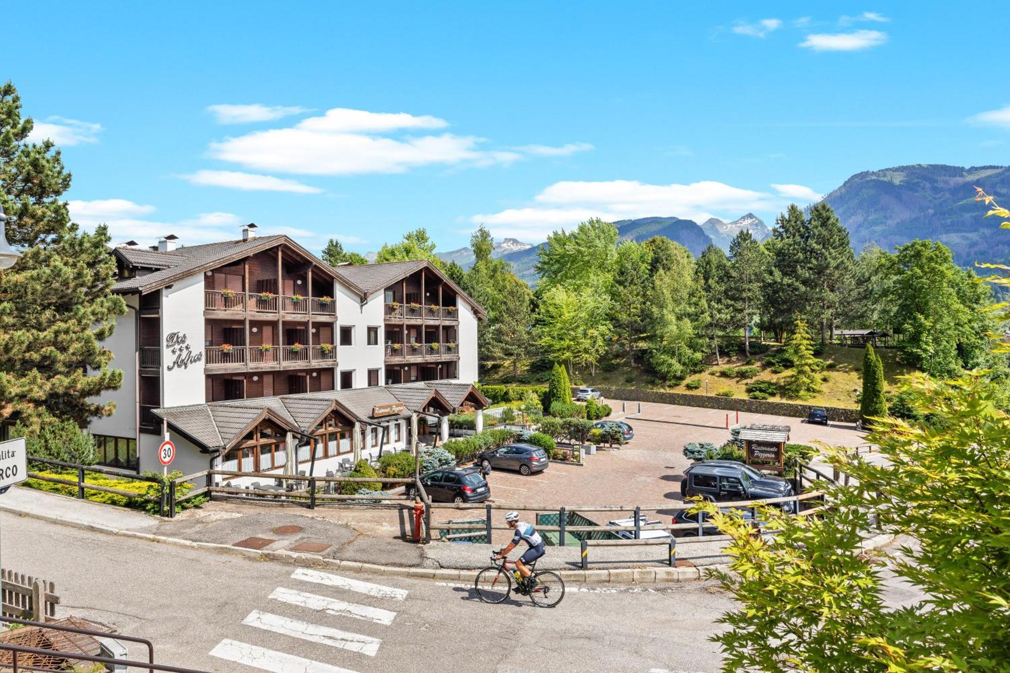 Aparthotel Des Alpes Кавалезе Екстериор снимка