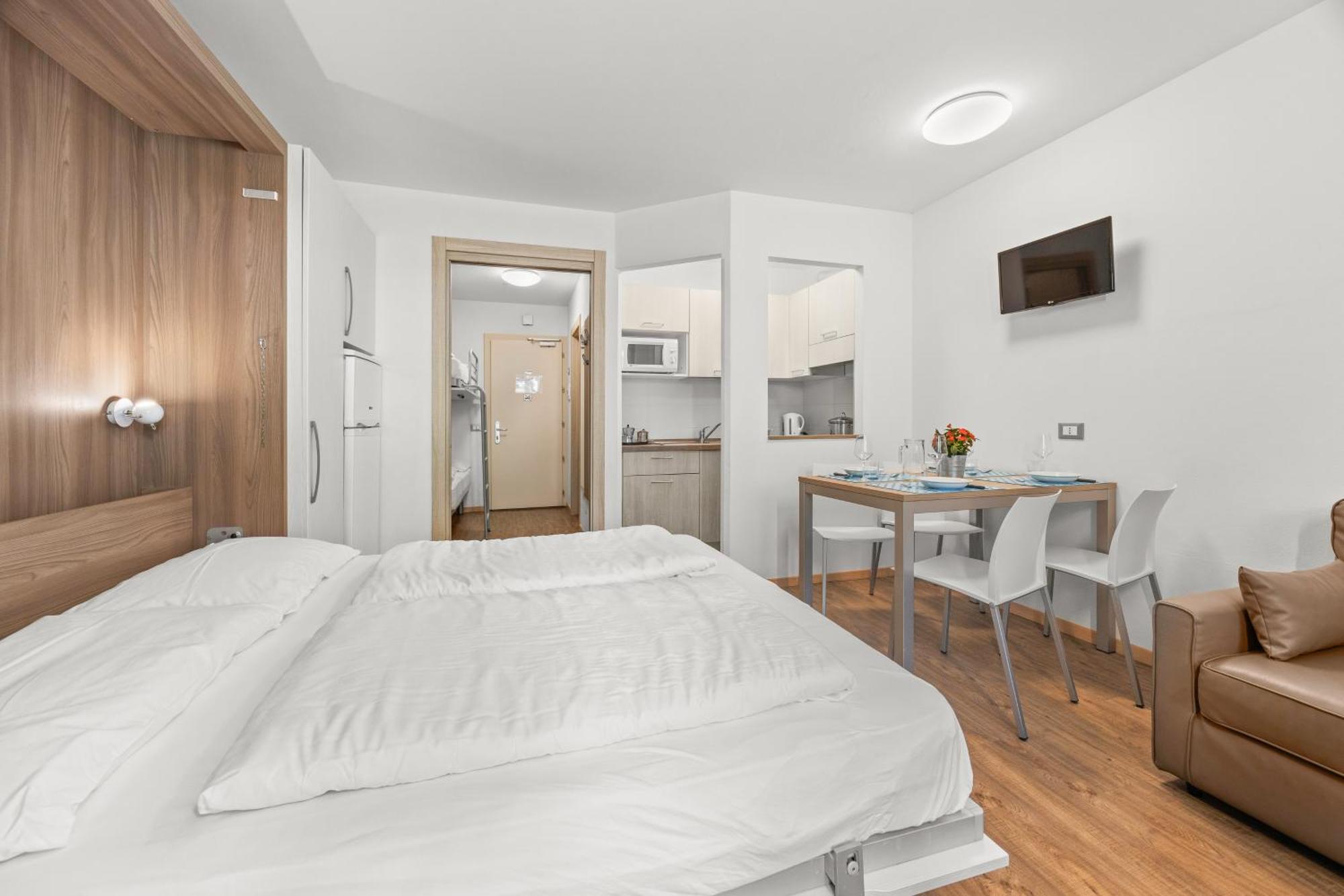 Aparthotel Des Alpes Кавалезе Стая снимка